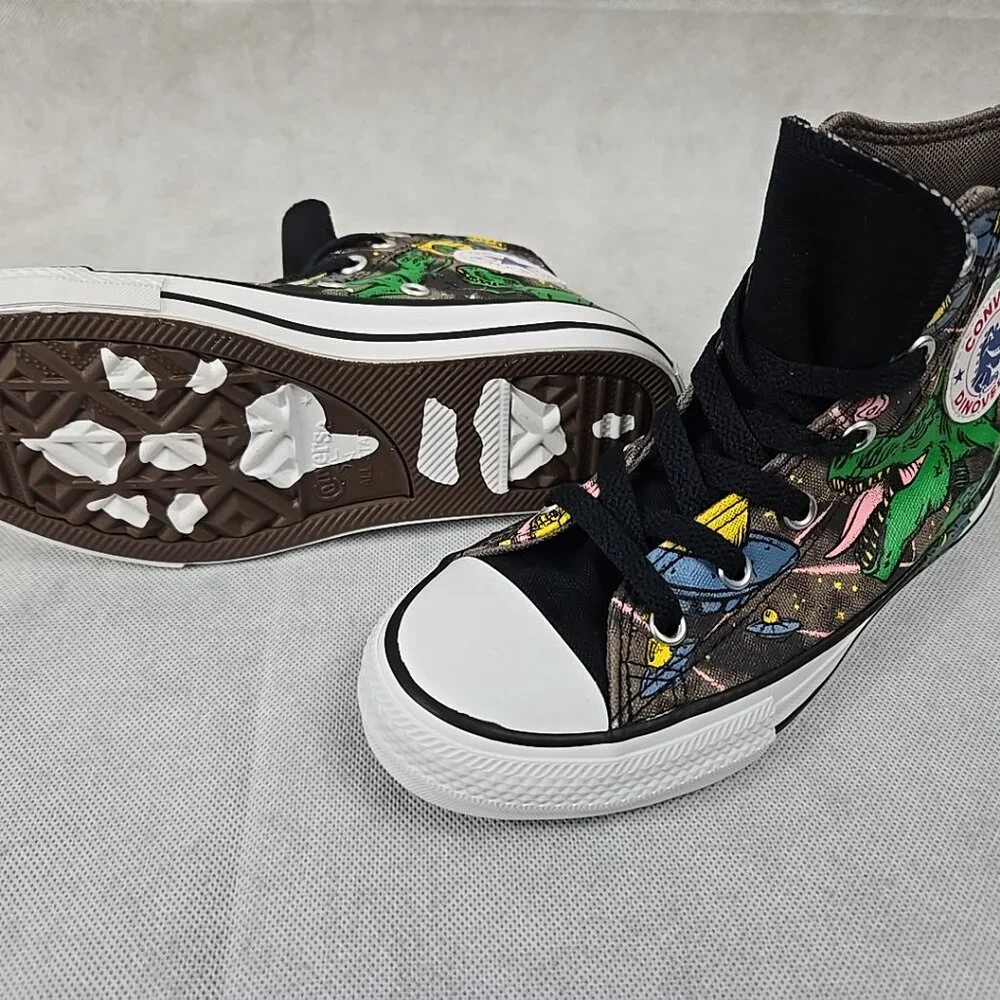 CONVERSE ALL STAR CHUCK TAYLOR Size 1 Dinoverse  Green Camo Dinosaur Print‎